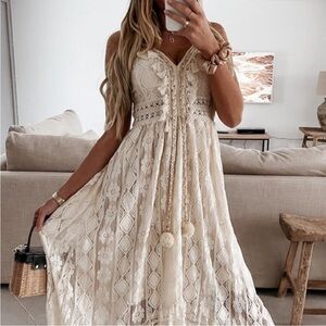 NWT Gorgeous Lace Dress! Size M!